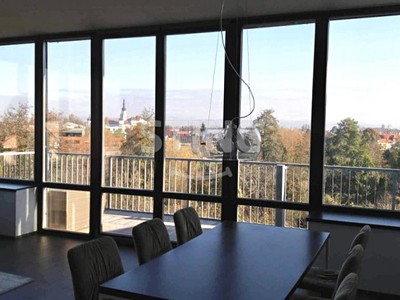 Prodej  vily 497 m², pozemek 1 515 m²