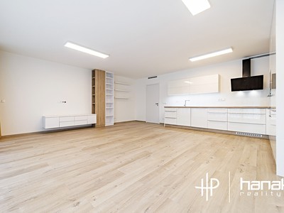 Pronájem bytu 3+kk 88 m²